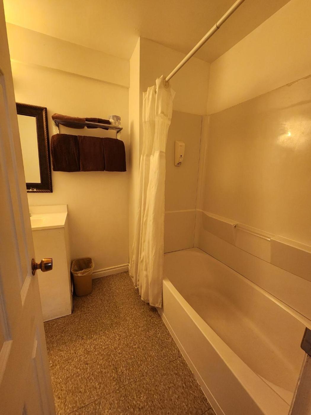 Centennial Motel Kindersley エクステリア 写真