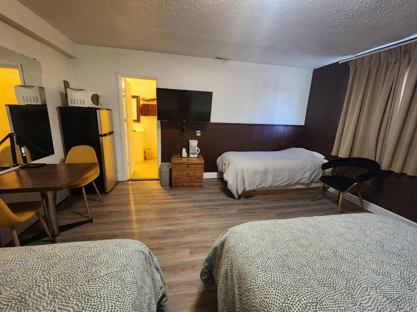 Centennial Motel Kindersley エクステリア 写真