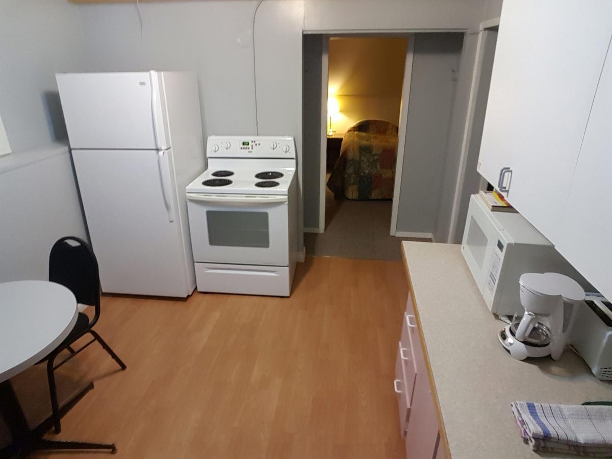 Centennial Motel Kindersley エクステリア 写真