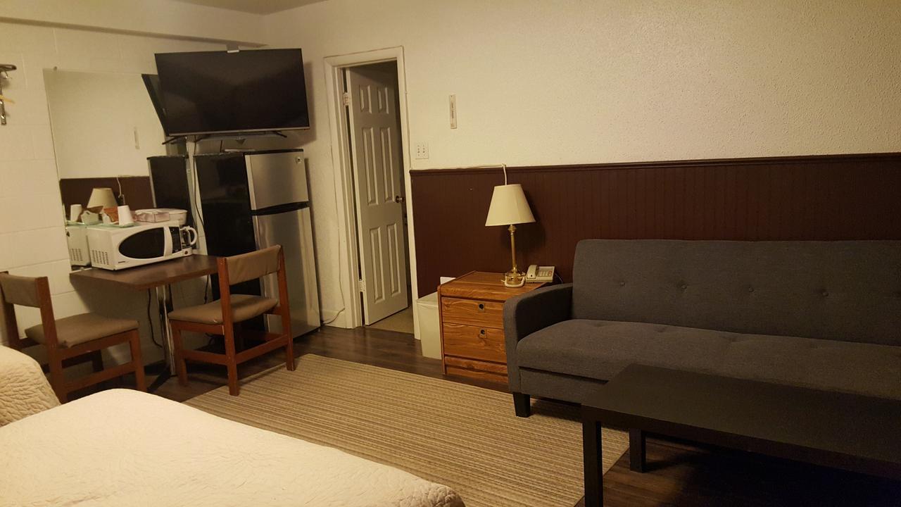 Centennial Motel Kindersley エクステリア 写真