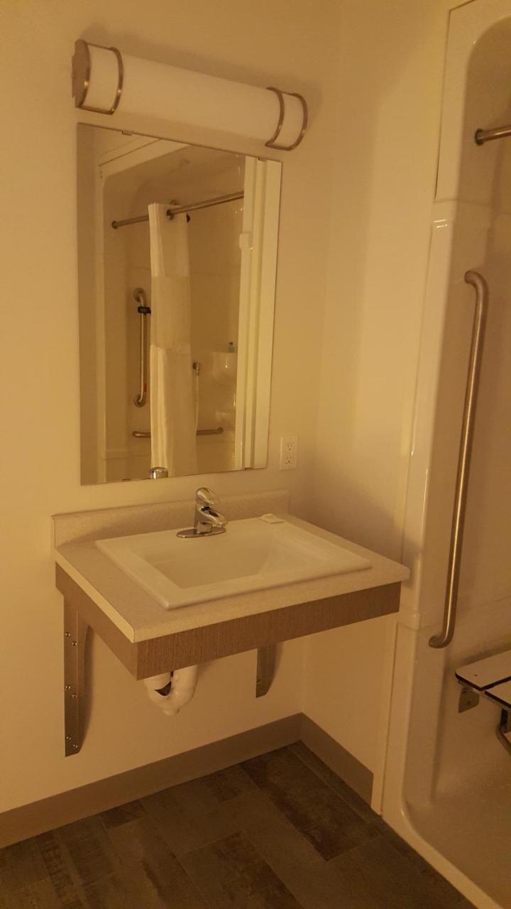 Centennial Motel Kindersley エクステリア 写真